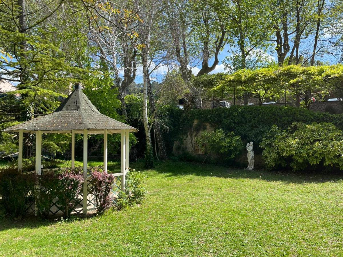 Bed and Breakfast Le Vieux Moulin De Jouques Exteriér fotografie